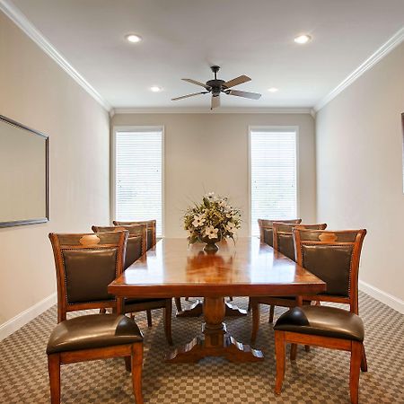 Surestay Hotel By Best Western Leesville Business photo