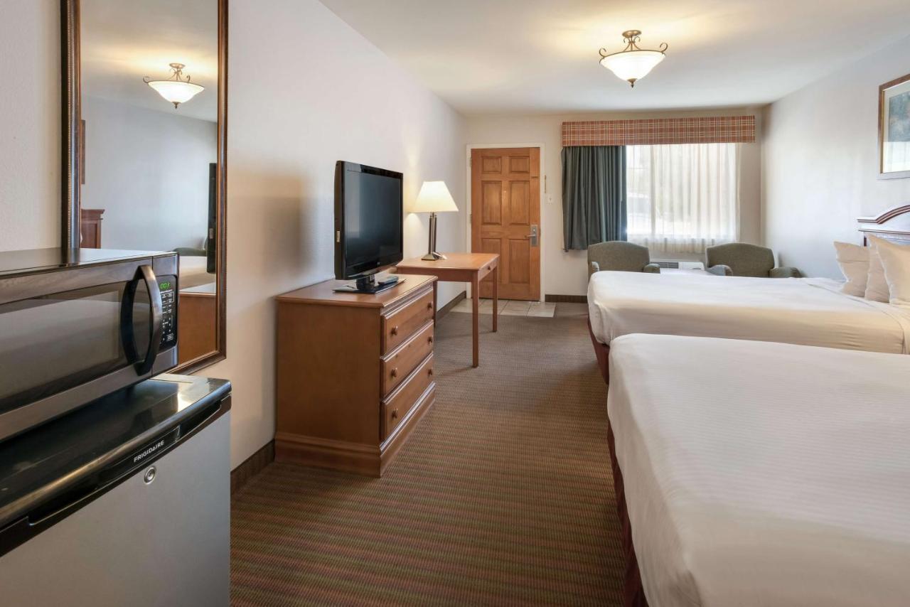 Surestay Hotel By Best Western Leesville Exterior photo