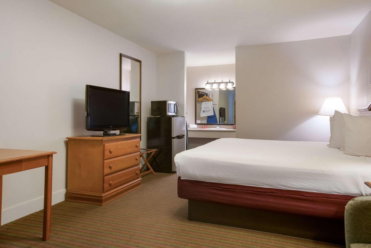 Surestay Hotel By Best Western Leesville Exterior photo