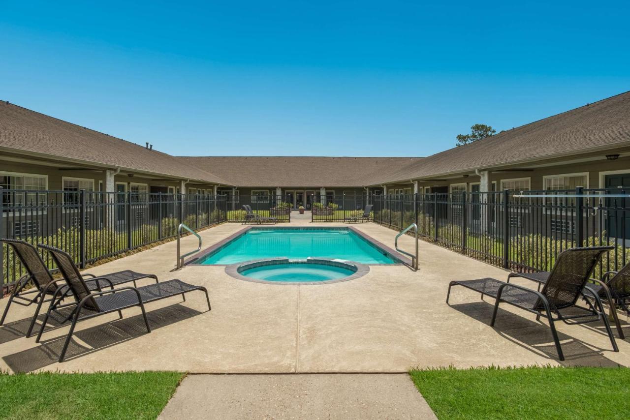Surestay Hotel By Best Western Leesville Exterior photo