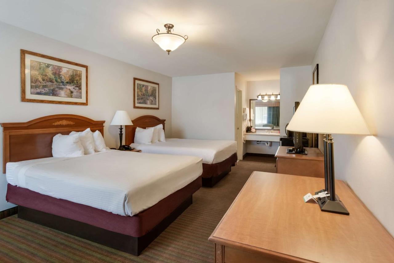 Surestay Hotel By Best Western Leesville Exterior photo
