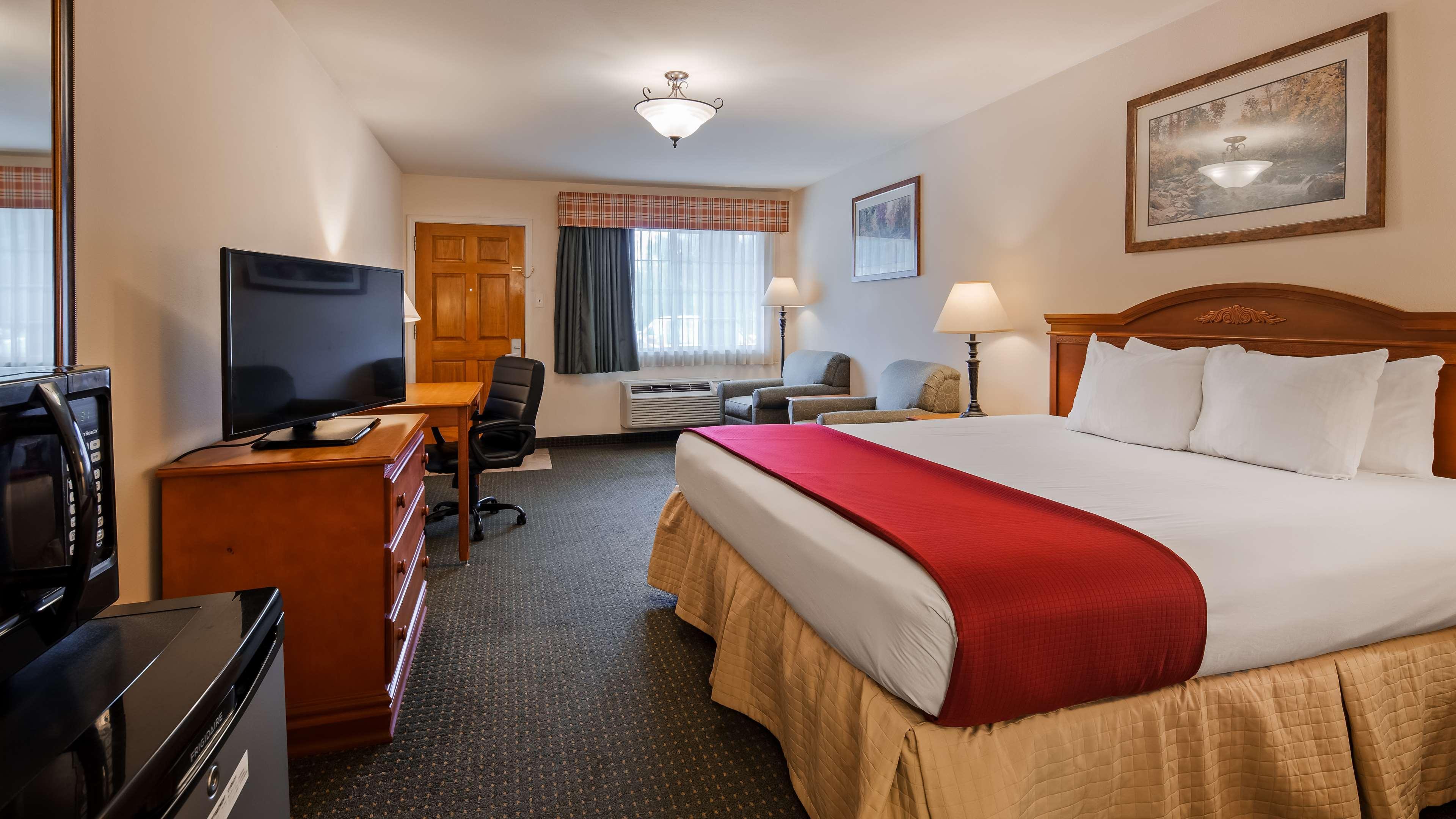 Surestay Hotel By Best Western Leesville Exterior photo